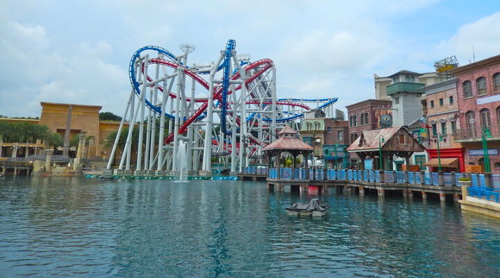 Universal Studios - Battlestar Galactica Roller Coaster