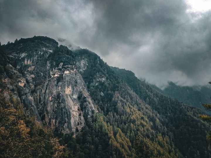 Tiger's Nest view from ground level