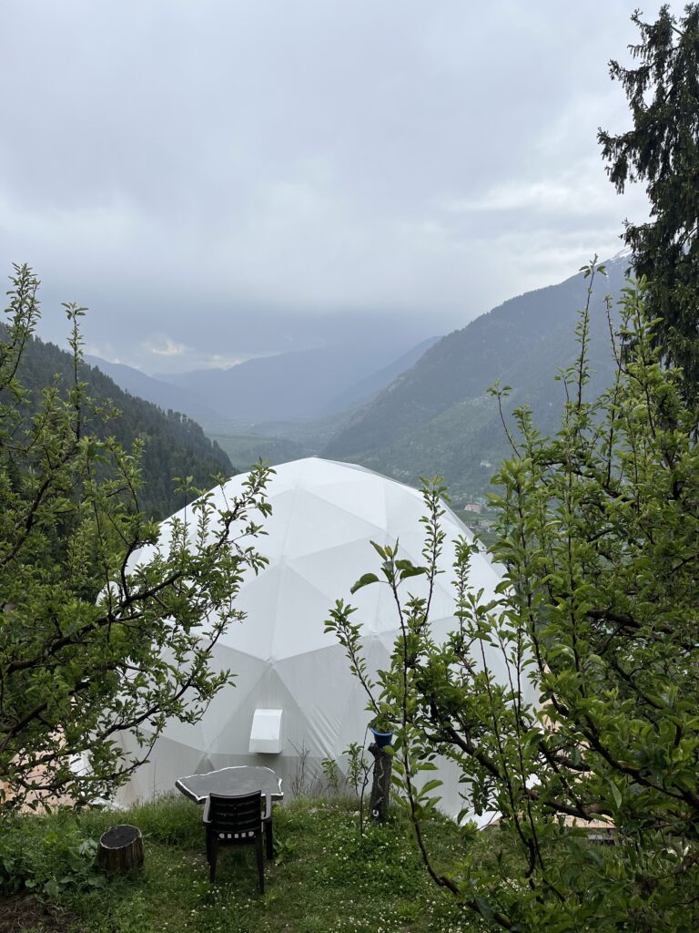 geodesic dome overlooking hamta valley in sethan at footloose camp